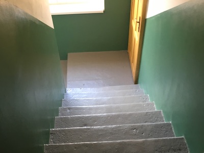 Malování schodiště domu 1